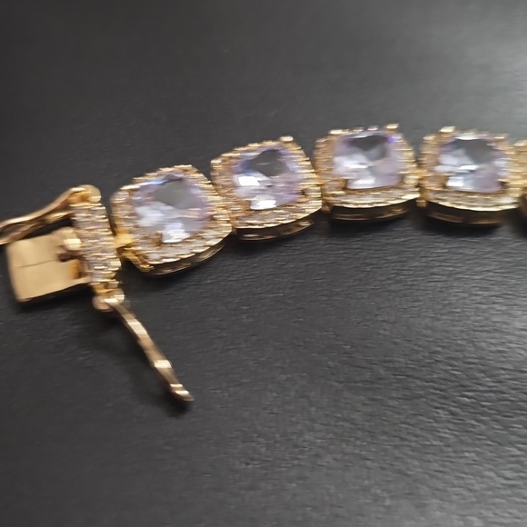 Jewelry - Picture 3 of 6